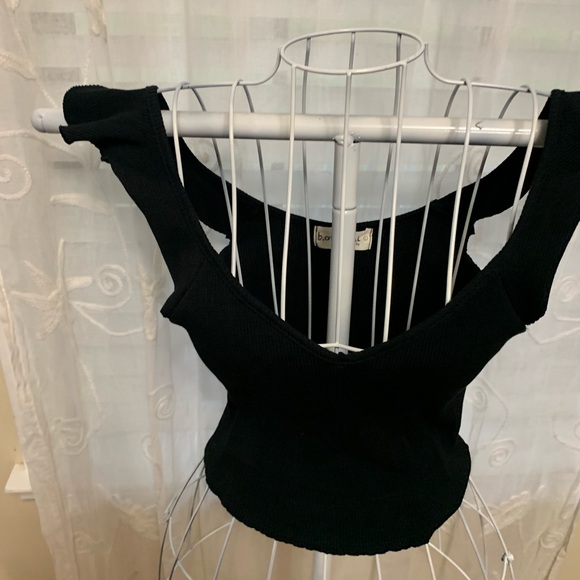 Top - Picture 2 of 3